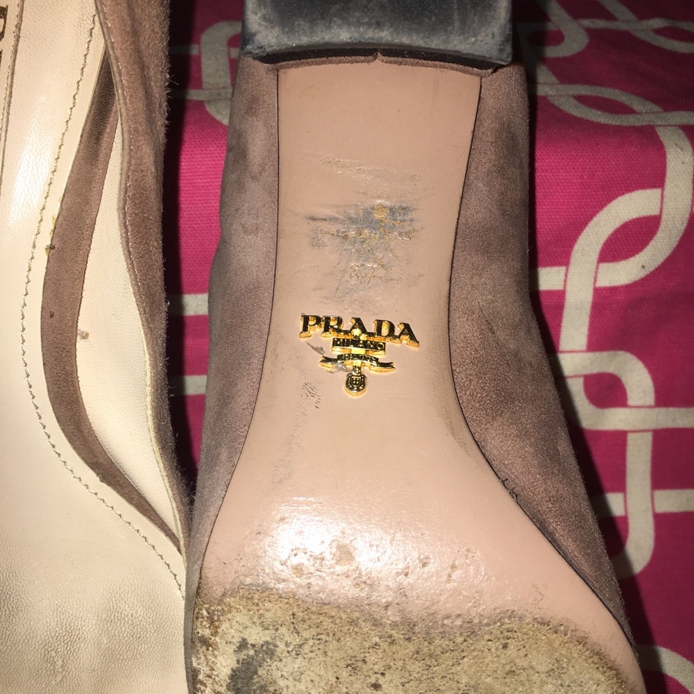 Shoes - Picture 3 of 4